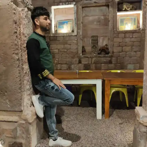 Manav Kapoor